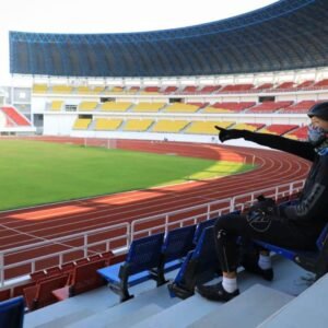 Spot Olahraga Paling Hits di Semarang: Workout Estetik di GOR Jatidiri ala Fidadidu!