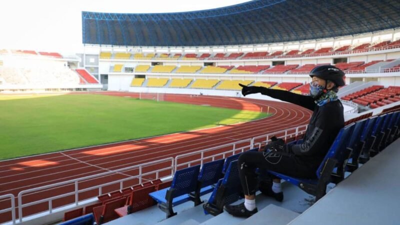 Spot Olahraga Paling Hits di Semarang: Workout Estetik di GOR Jatidiri ala Fidadidu!