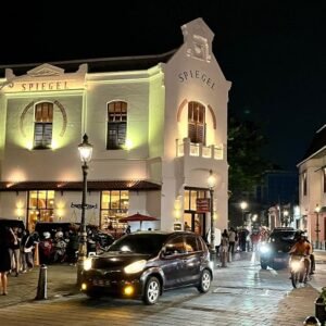 Cafe Aesthetic di Kota Lama Semarang: Spot OOTD & WFC yang Fidadidu Banget!