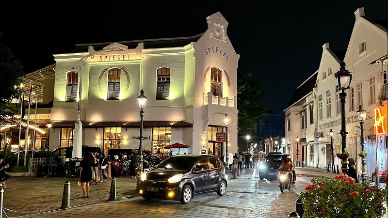 Cafe Aesthetic di Kota Lama Semarang: Spot OOTD & WFC yang Fidadidu Banget!